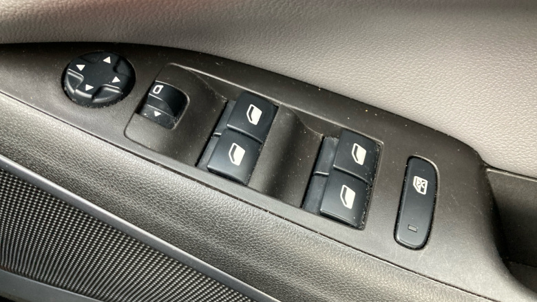 Vauxhall Crossland X 1.2 [83] Elite 5dr Petrol Hatchback